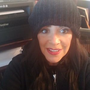 Meet your Posher, Iris